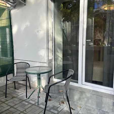 міамо студіо з терасою 3* Львів